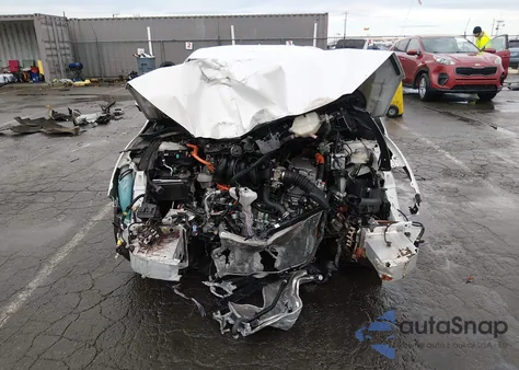 2018 Honda Clarity Plug-In Hybrid z USA, uszkodzony, nr VIN JHMZC5F19JC016806